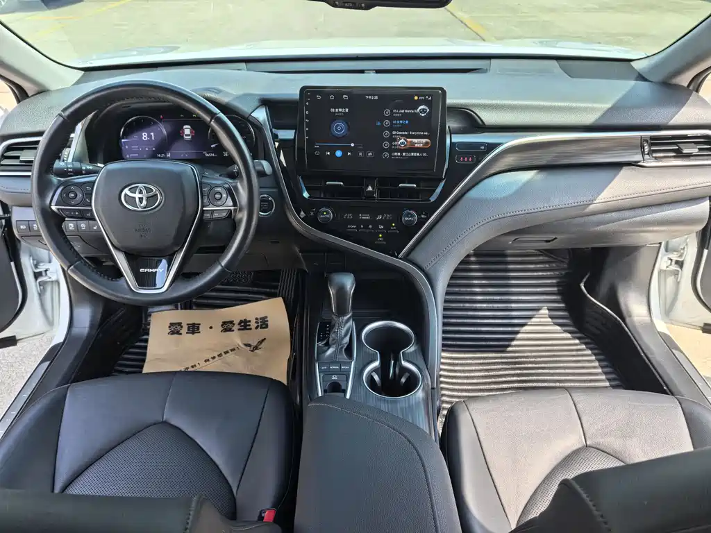 Toyota Camry 2022 — фото 8