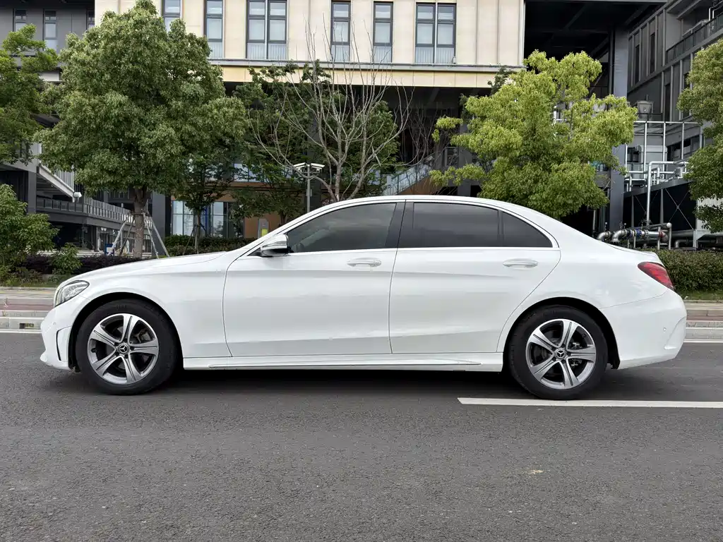 Mercedes-Benz C-Class 2021 — фото 9