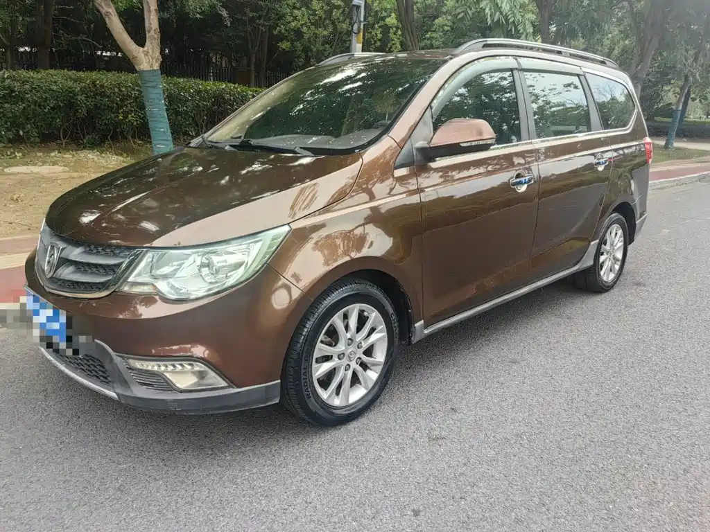 Baojun 730 2015