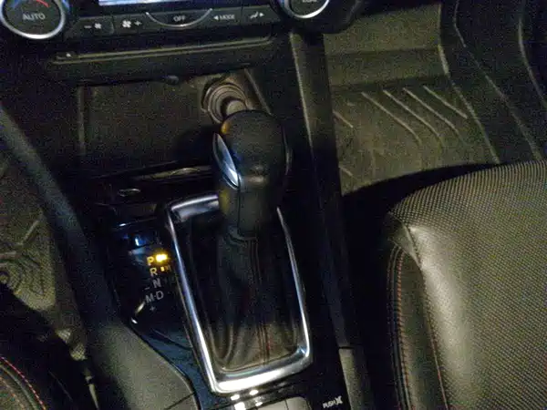 Mazda 3 Axela 2014