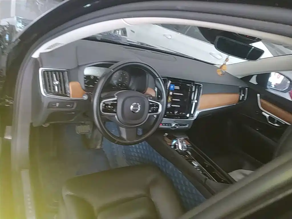 Volvo S90 2021 — фото 10