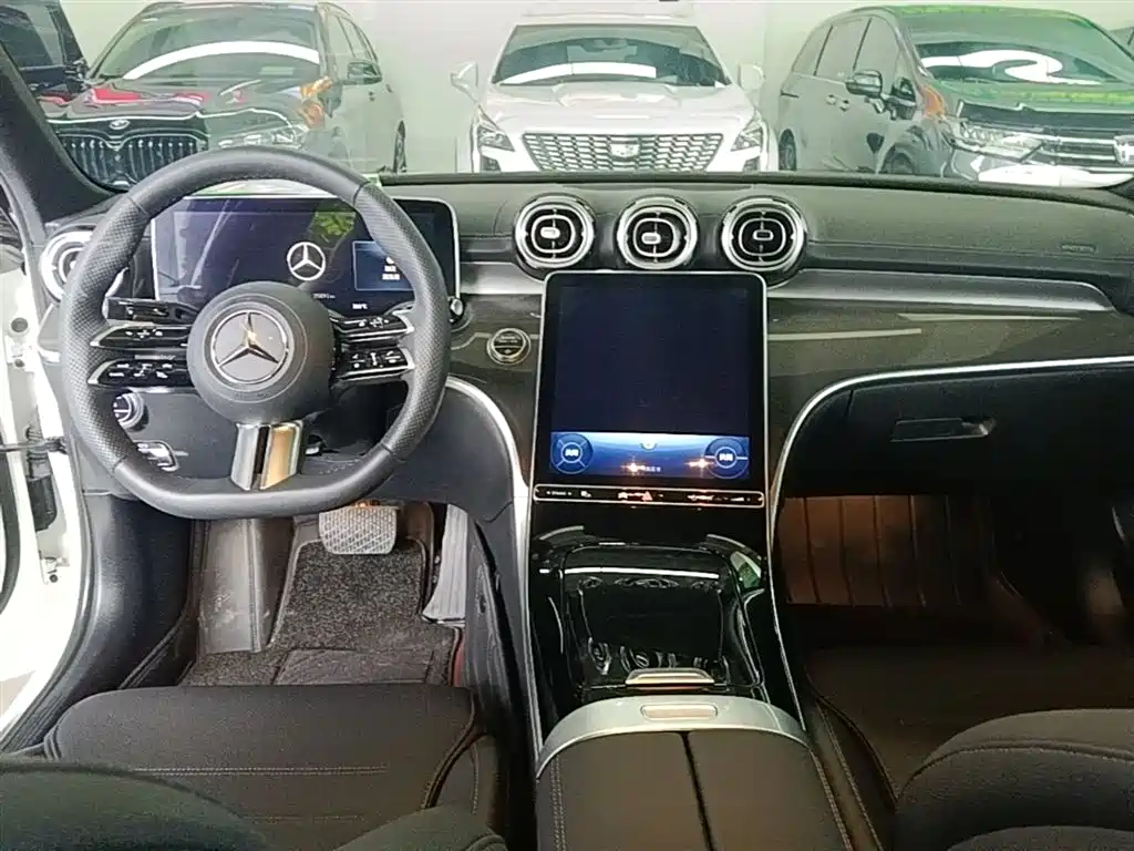 Mercedes-Benz C-Class 2024 — фото 10