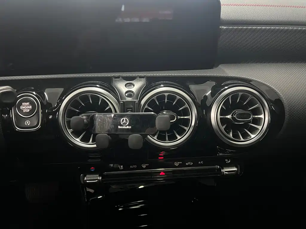 Mercedes-Benz A-Class 2023 — фото 14