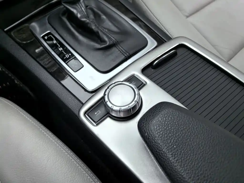 Mercedes-Benz C-Class 2011 — фото 17