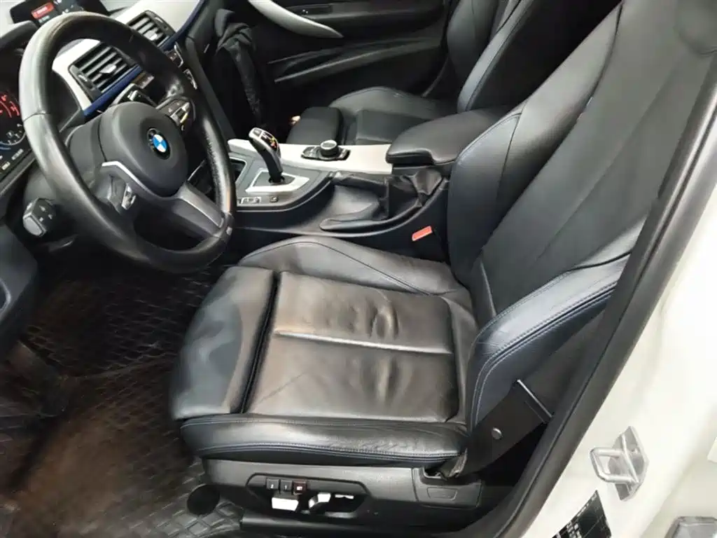 BMW 3 Series 2019 — фото 15