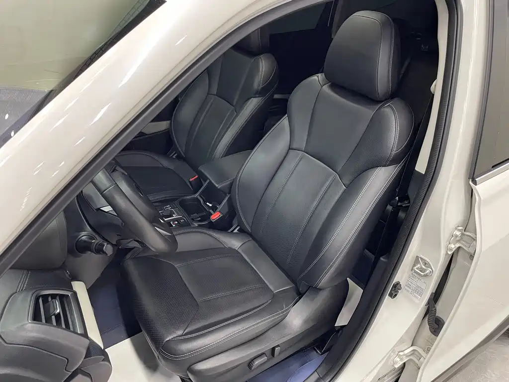 Subaru Forester 2023 — фото 15