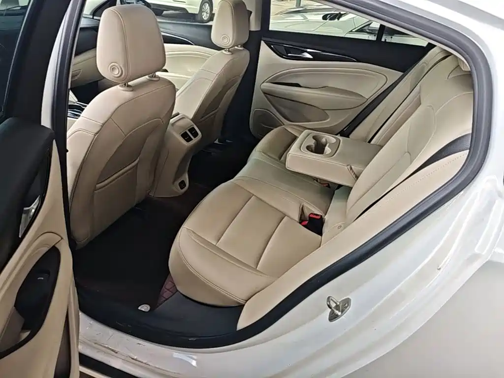 Buick Regal 2020 — фото 17