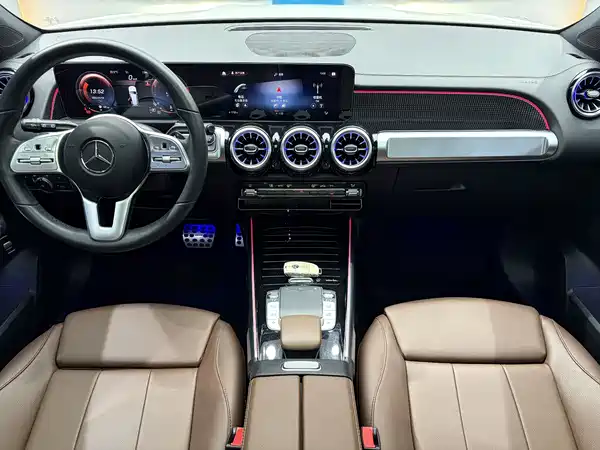 Mercedes-Benz GLB 2021