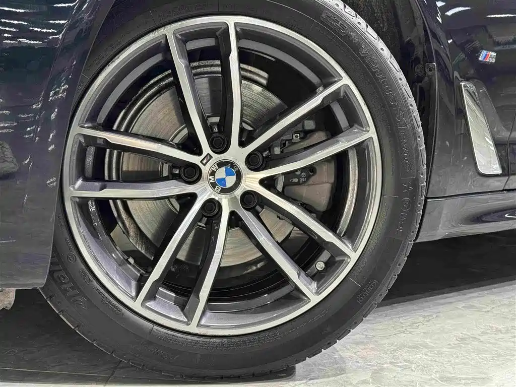 BMW 5 Series 2023 — фото 15