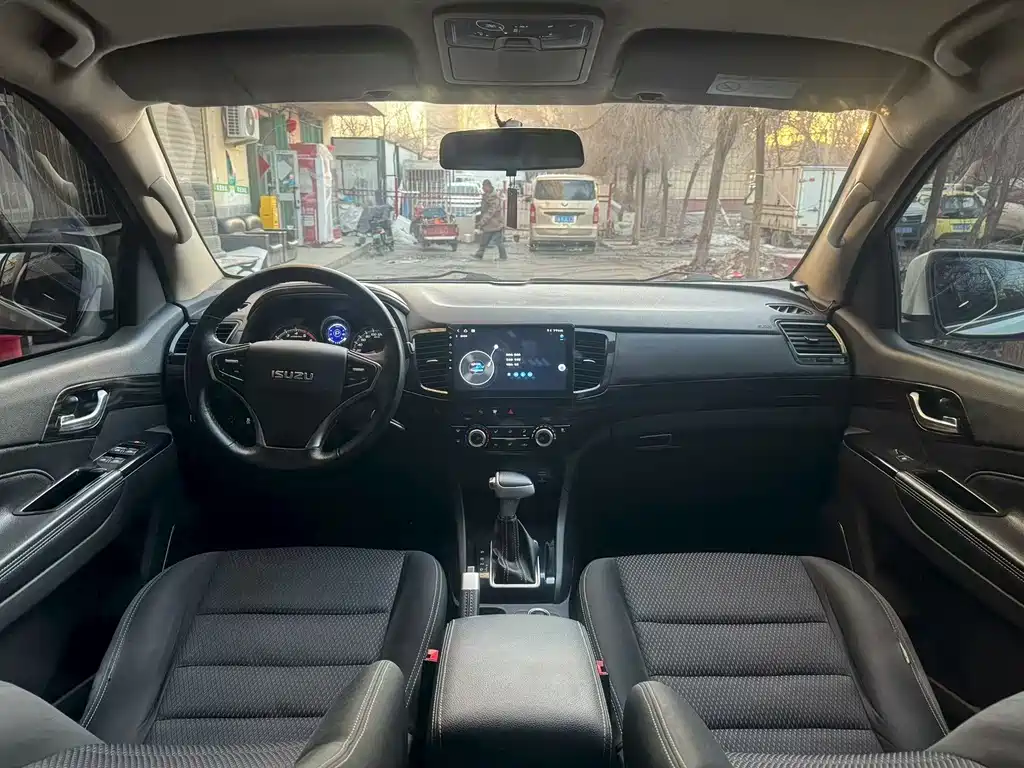 Isuzu MU-X 2022 — фото 6