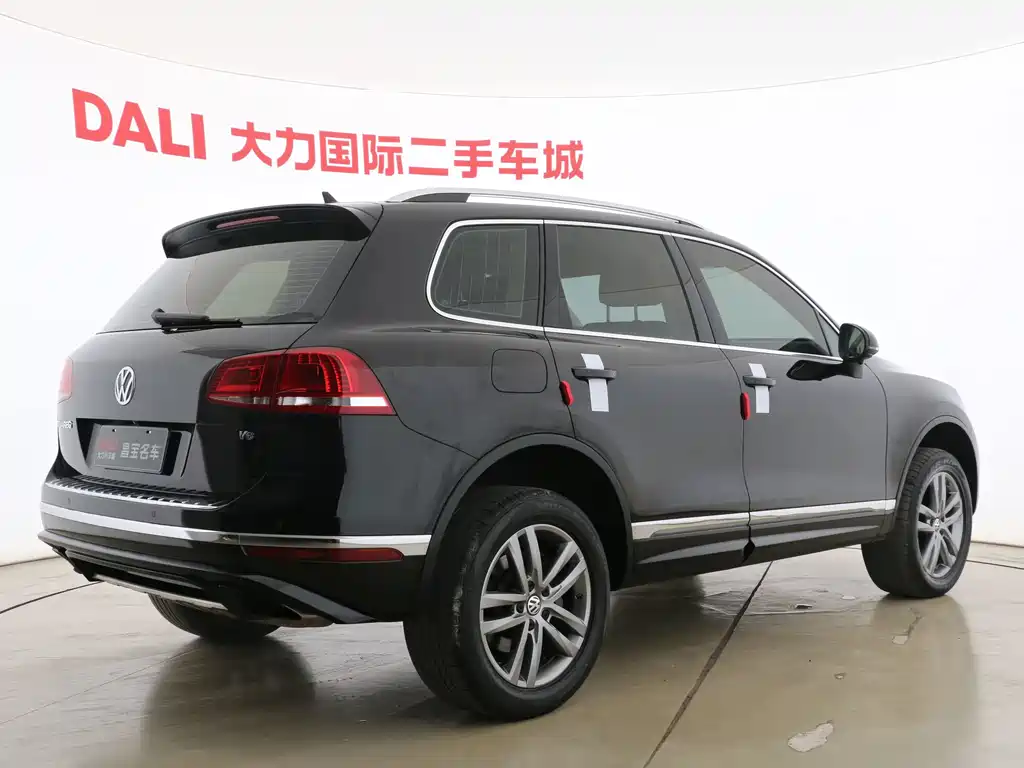 Volkswagen Touareg 2018 — фото 24