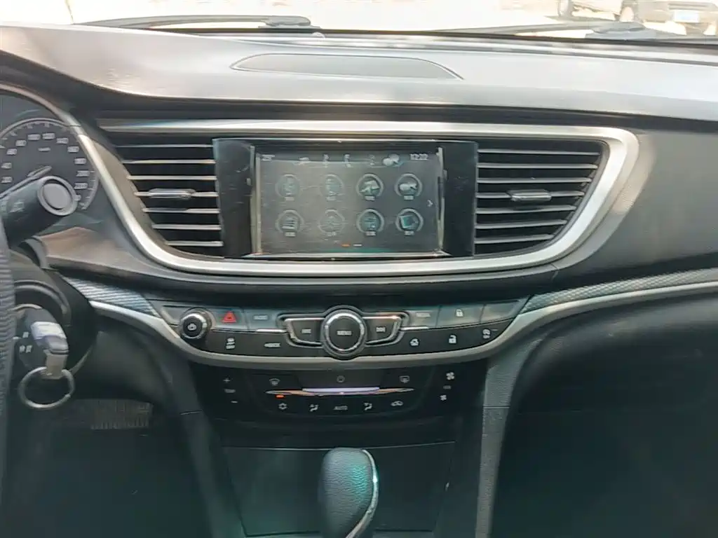 Buick Excelle 2020 — фото 13