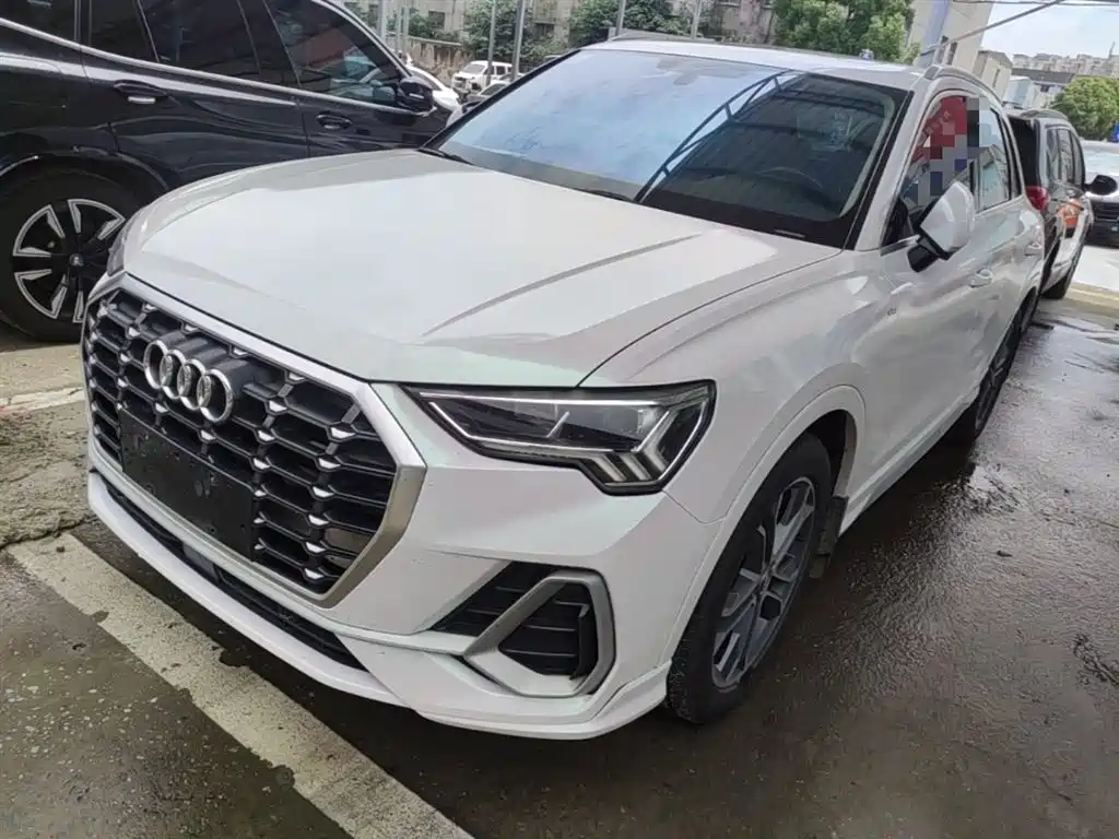 Audi Q3 2020 — фото 1