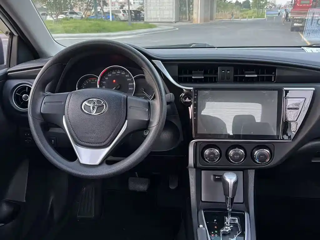 Toyota Corolla 2019 — фото 8