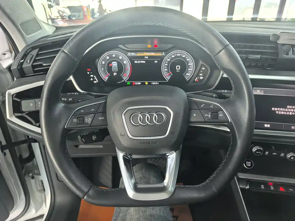 Audi Q3 2022 — фото 17