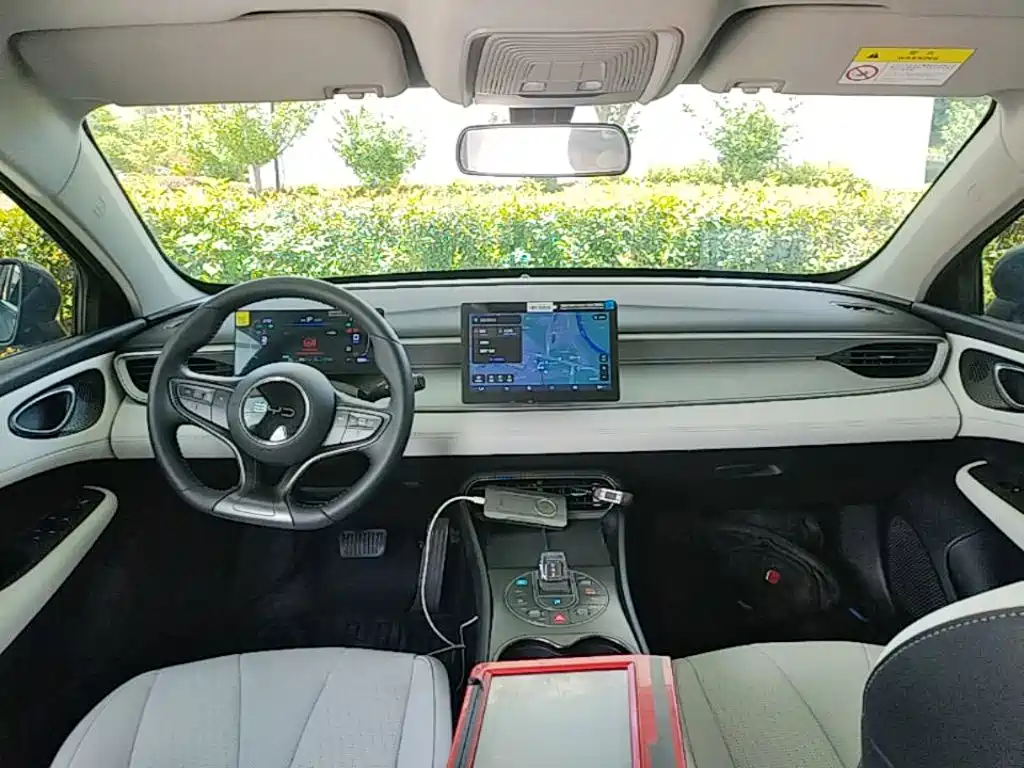 BYD Seal 05 DM-i 2025 — фото 10