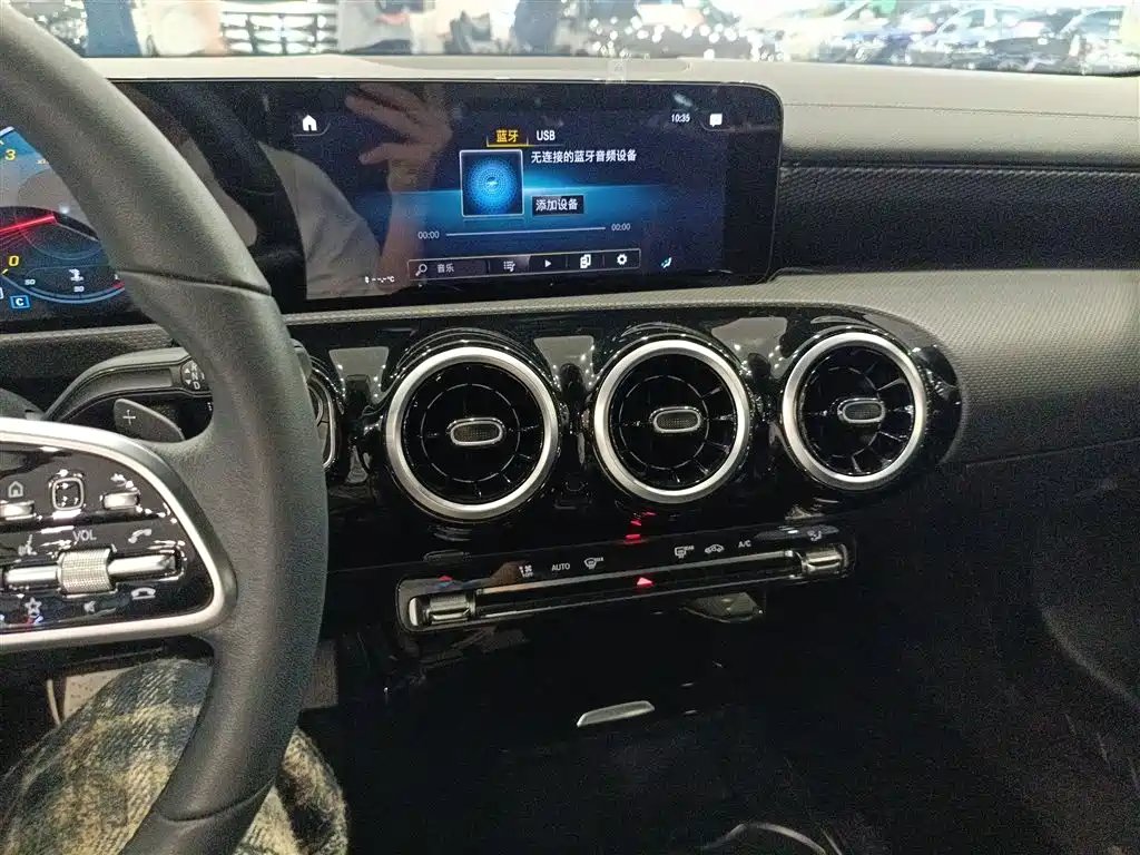 Mercedes-Benz A-Class 2021 — фото 9