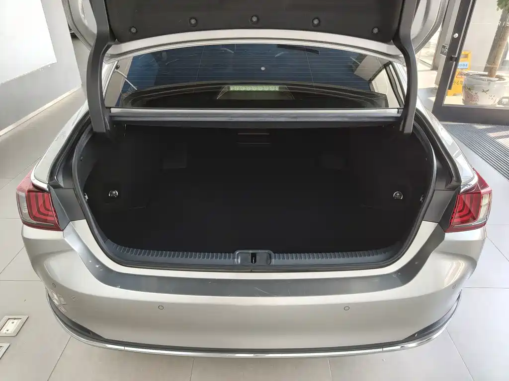 Lexus ES 2020 — фото 15