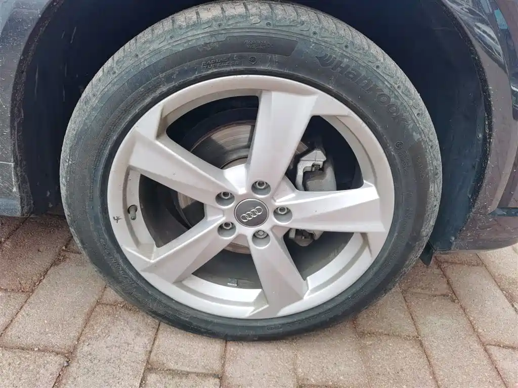 Audi Q2L 2020 — фото 8