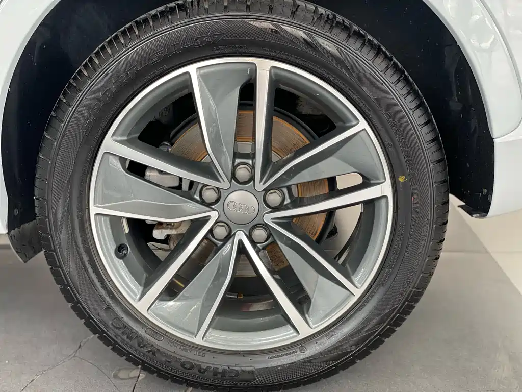 Audi Q3 2019 — фото 18