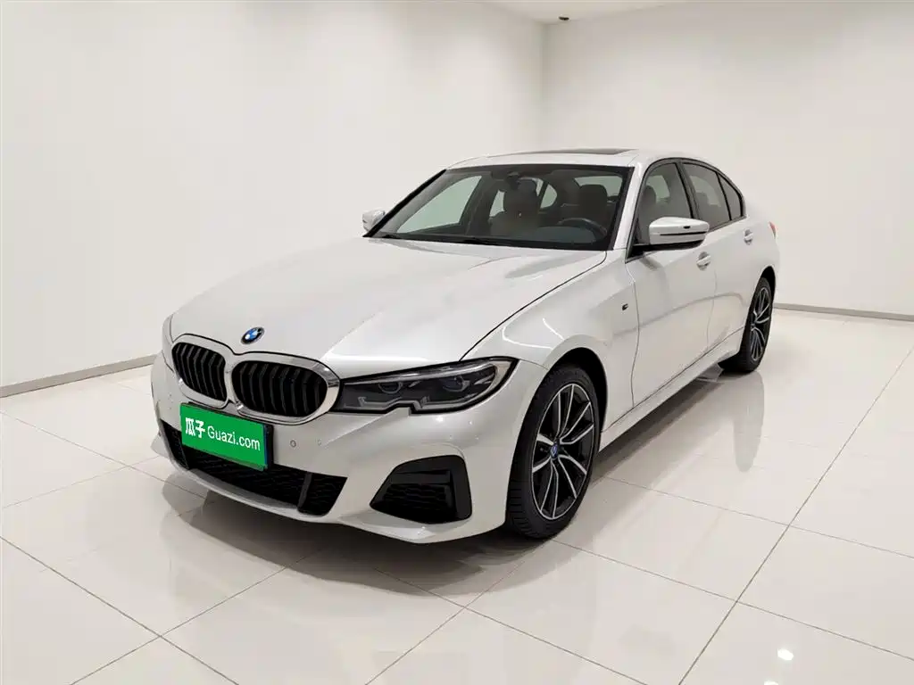 BMW 3 Series 2021 — фото 1