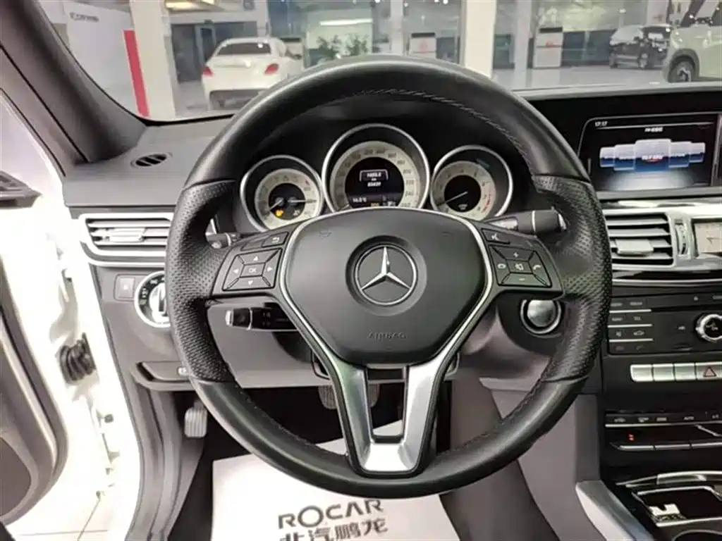 Mercedes-Benz E-Class 2016 — фото 20
