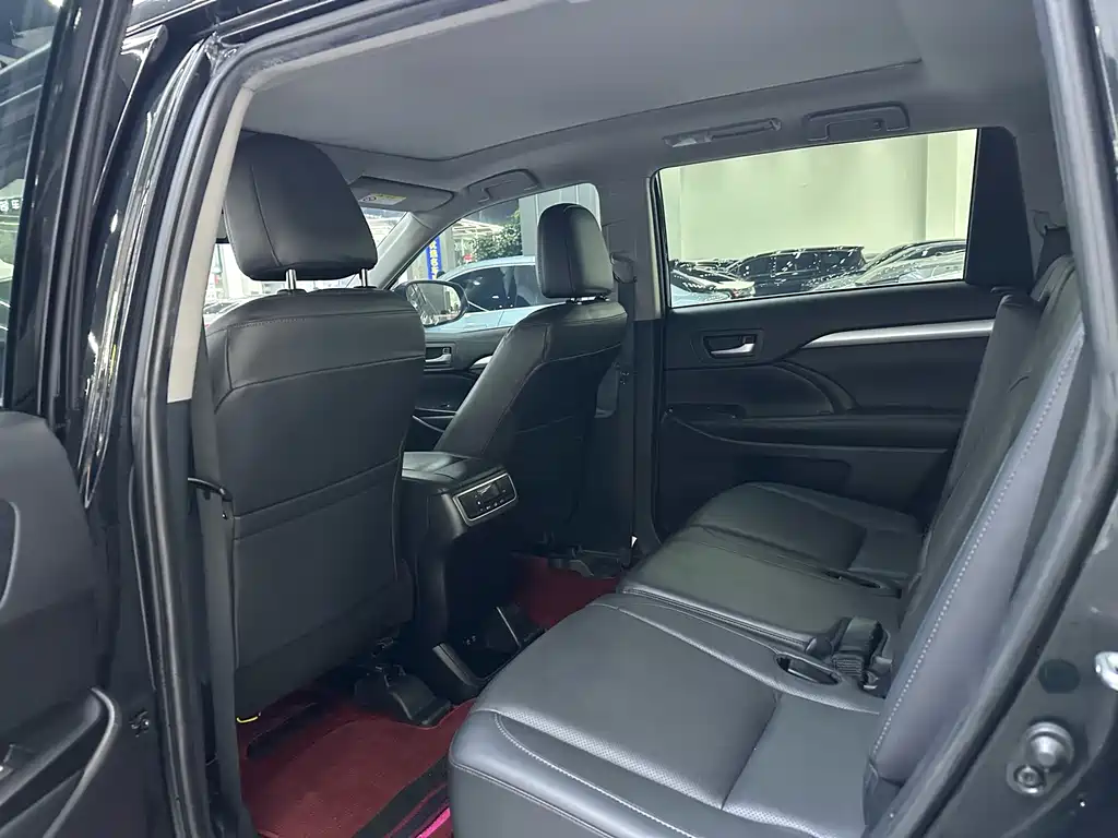 Toyota Highlander 2021 — фото 11