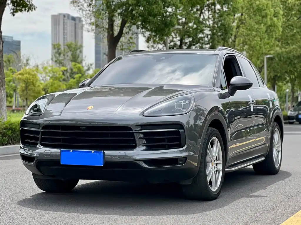 Porsche Cayenne 2019 — фото 1