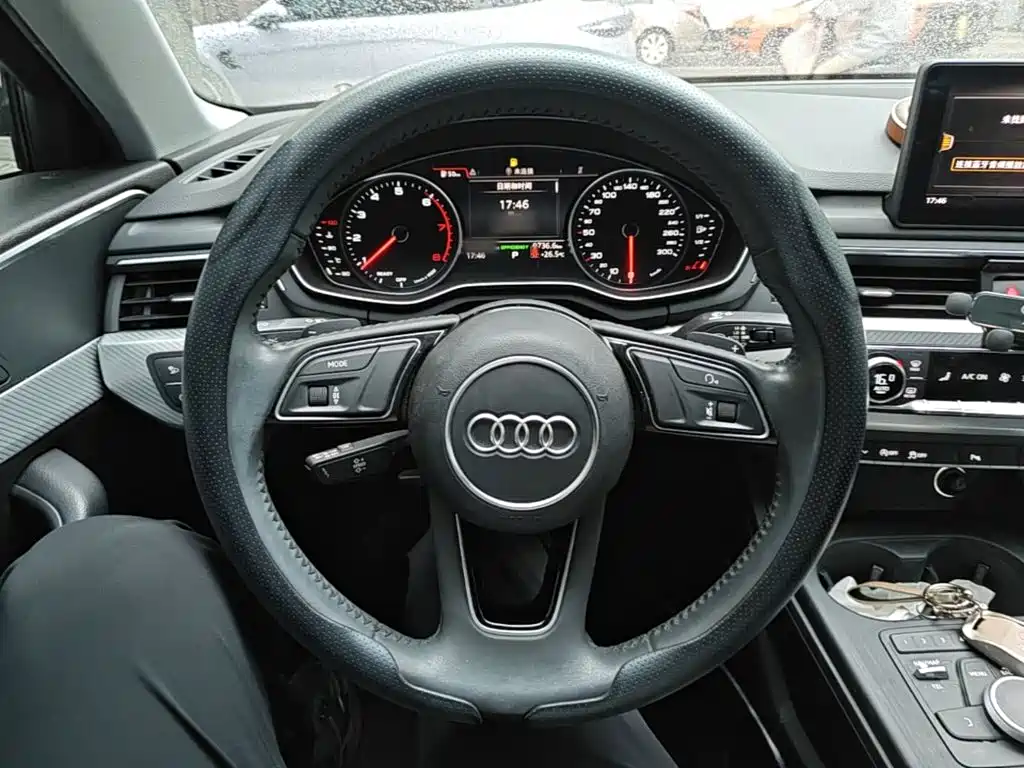 Audi A4L 2018 — фото 11