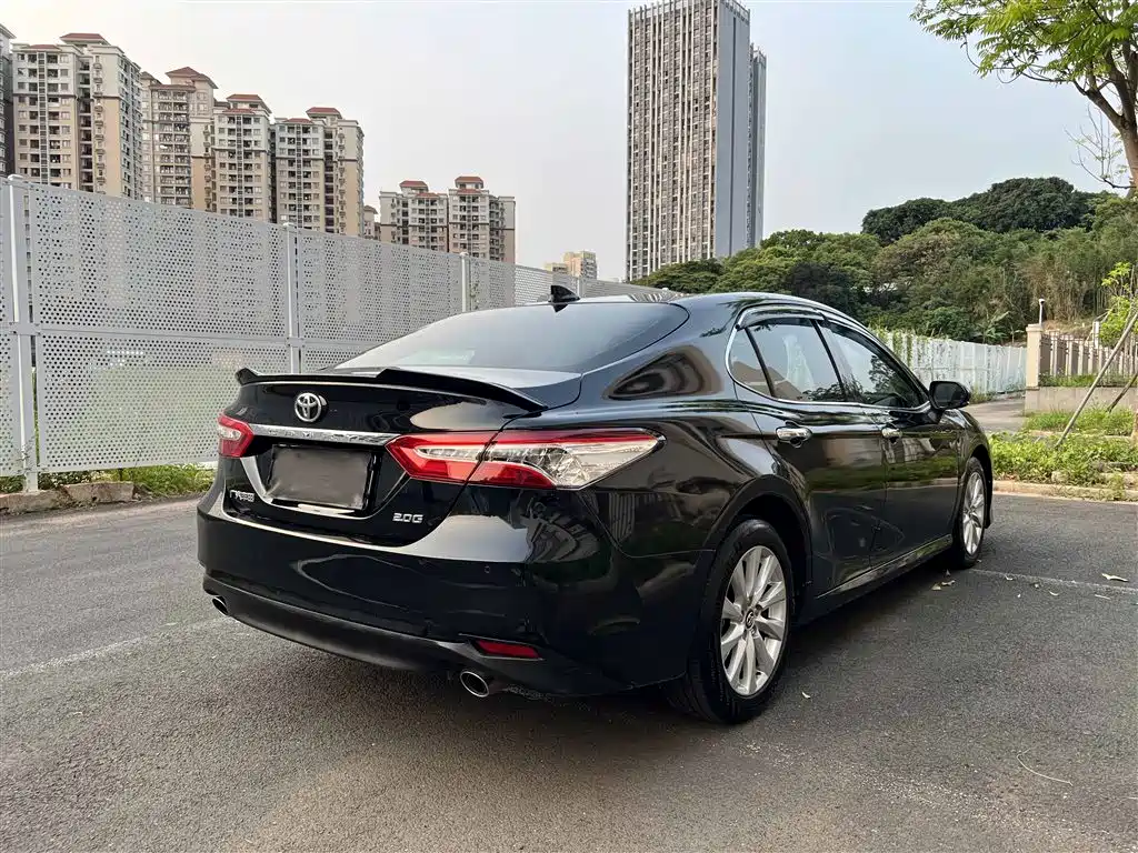 Toyota Camry 2020 — фото 8