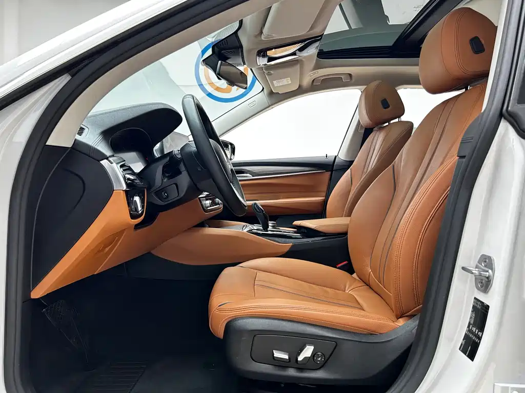 BMW 6 Series GT 2019 — фото 9