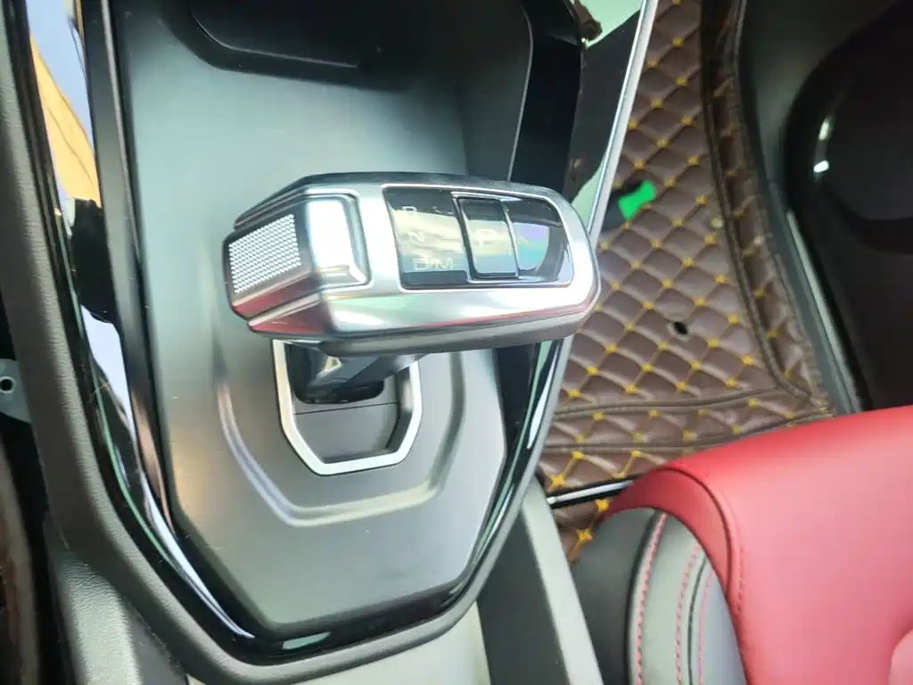 Haval H2s 2018 — фото 14
