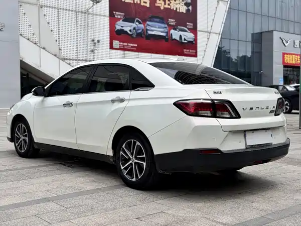 Venucia D60 2019
