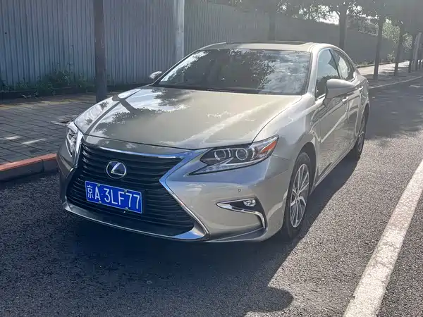 Lexus ES 2016