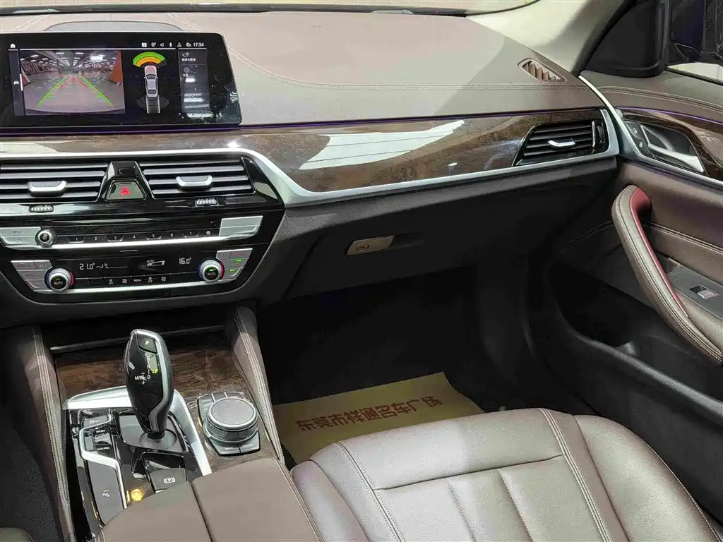 BMW 5 Series 2020 — фото 17