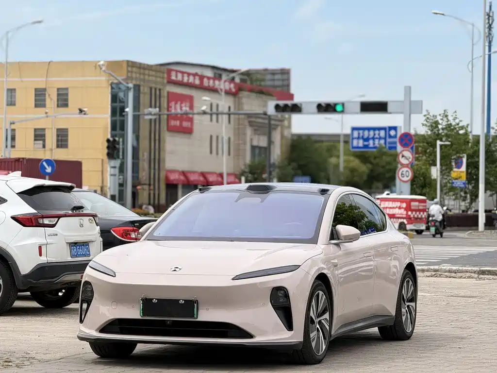 NIO ET5 2025