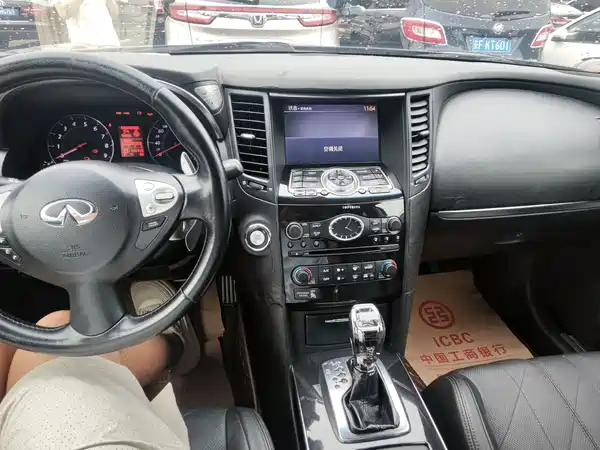 Infiniti FX 2012