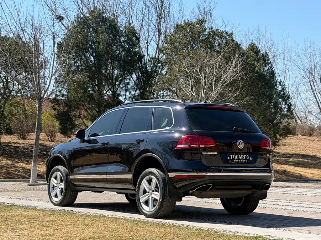 Volkswagen Touareg 2018 — фото 19