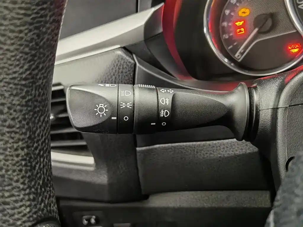 Toyota Corolla 2015 — фото 21