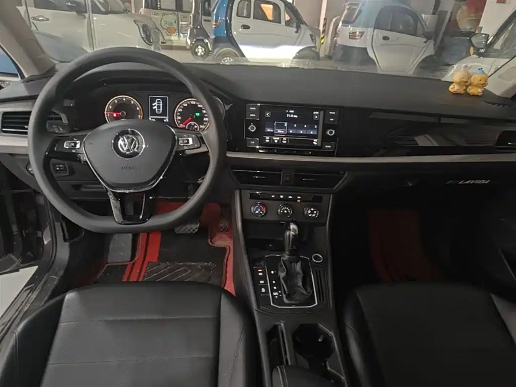 Volkswagen Lavida 2018 — фото 10