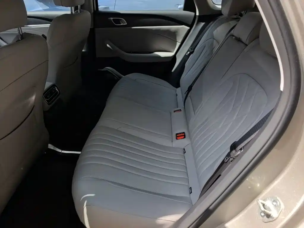 Geely Galaxy Star 6 2025 — фото 17