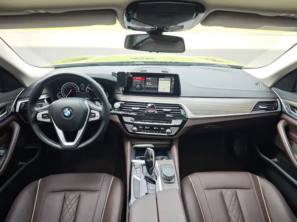 BMW 5 Series 2019 — фото 6
