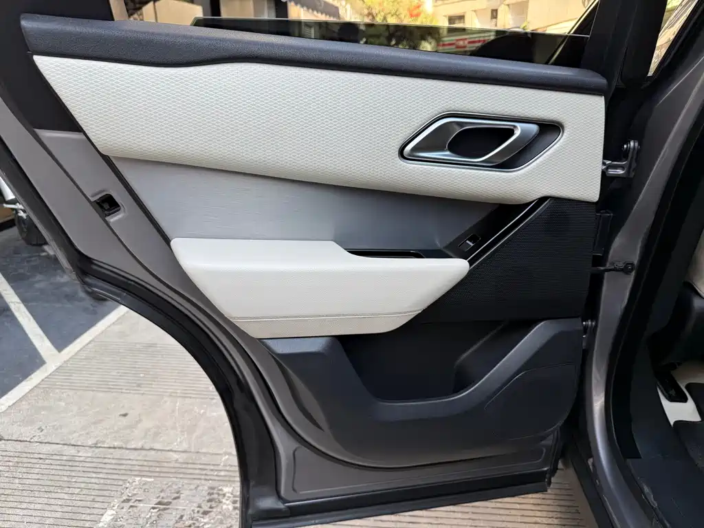 Land Rover Velar 2021 — фото 19