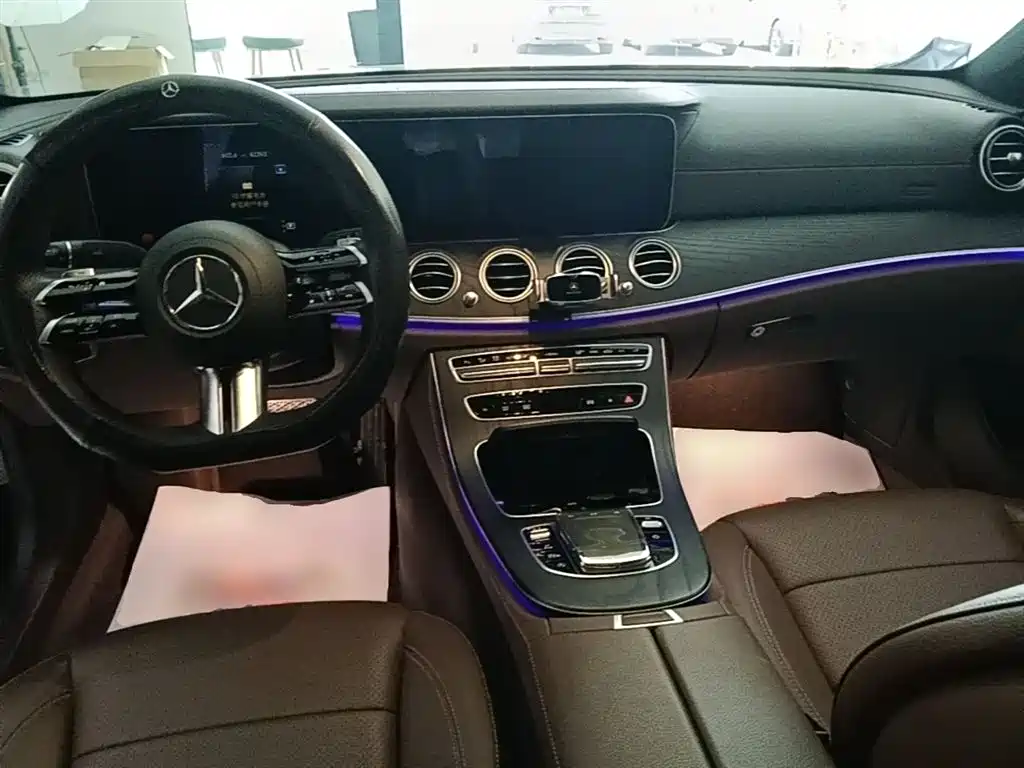 Mercedes-Benz E-Class 2021 — фото 10