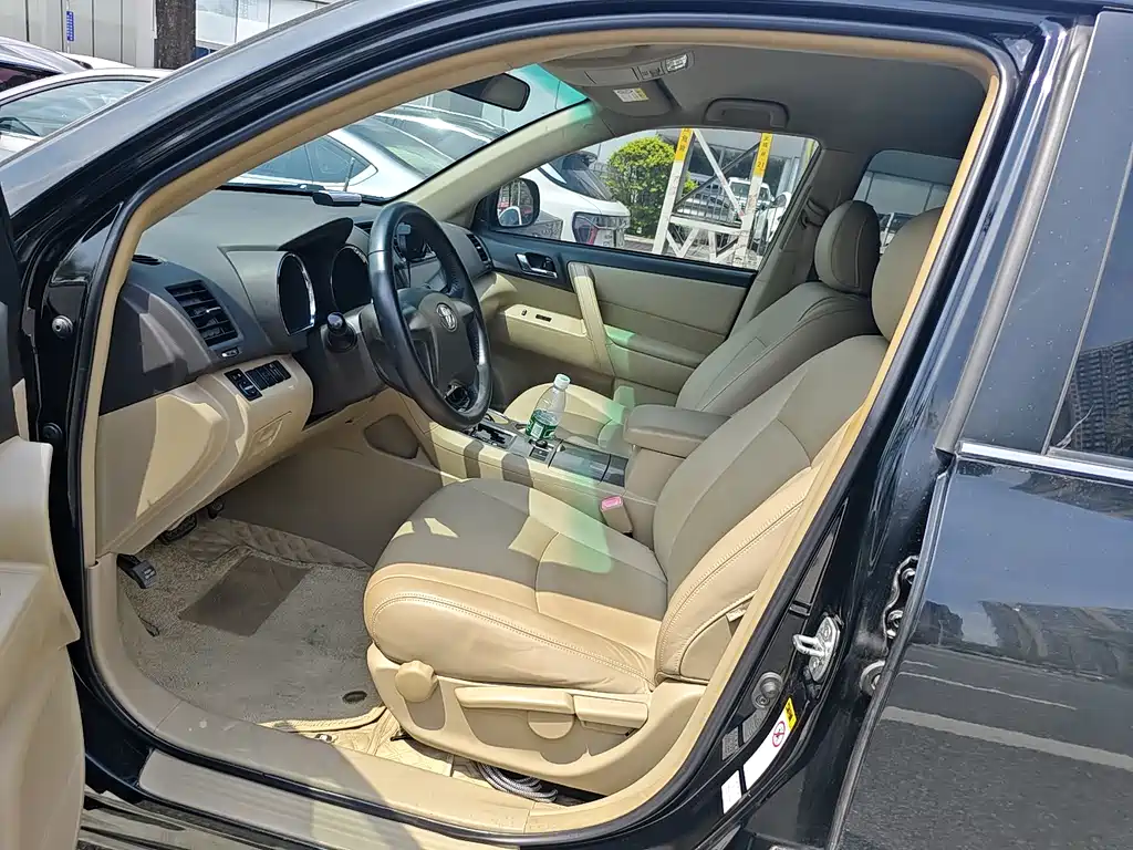 Toyota Highlander 2014 — фото 2