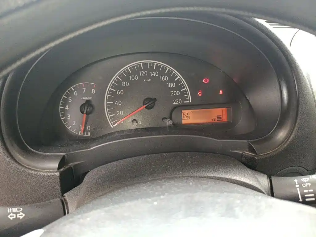 Nissan Sunny 2016
