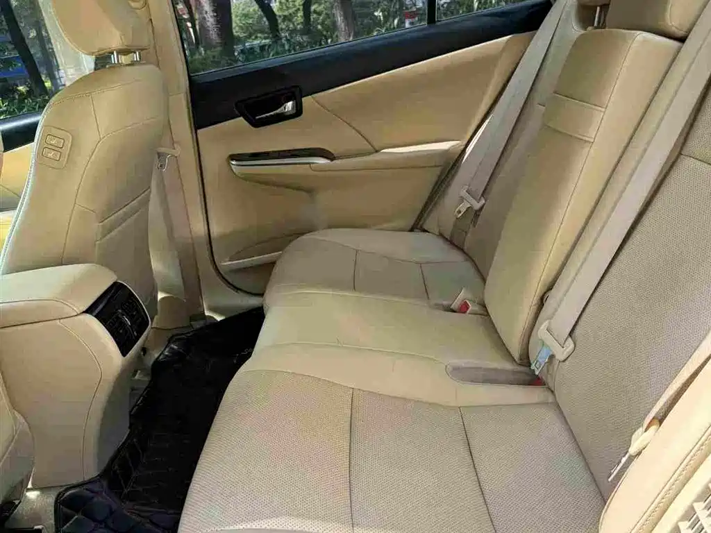 Toyota Camry 2017 — фото 10