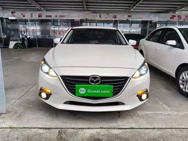 Mazda 3 Axela 2016