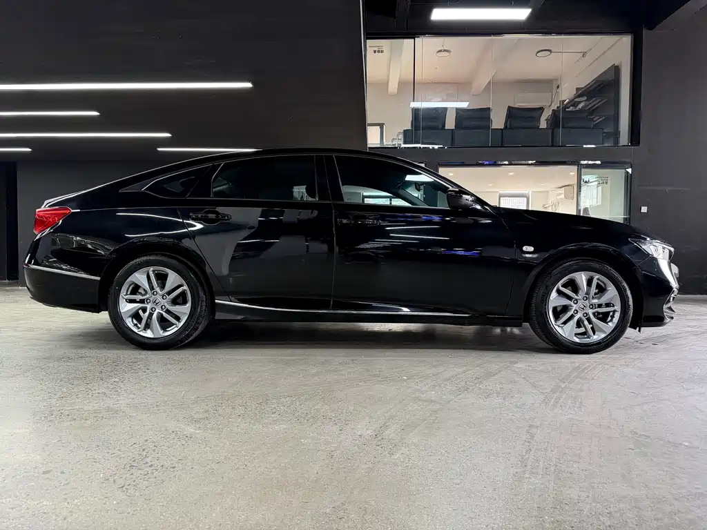 Honda Accord 2021 — фото 10