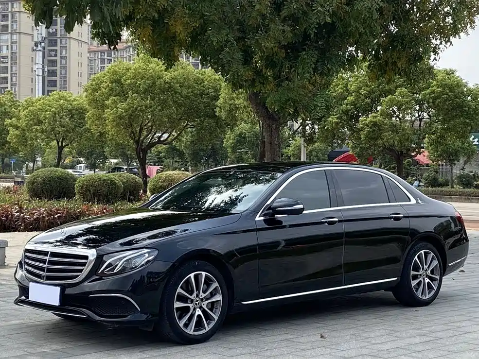 Mercedes-Benz E-Class 2019 — фото 1